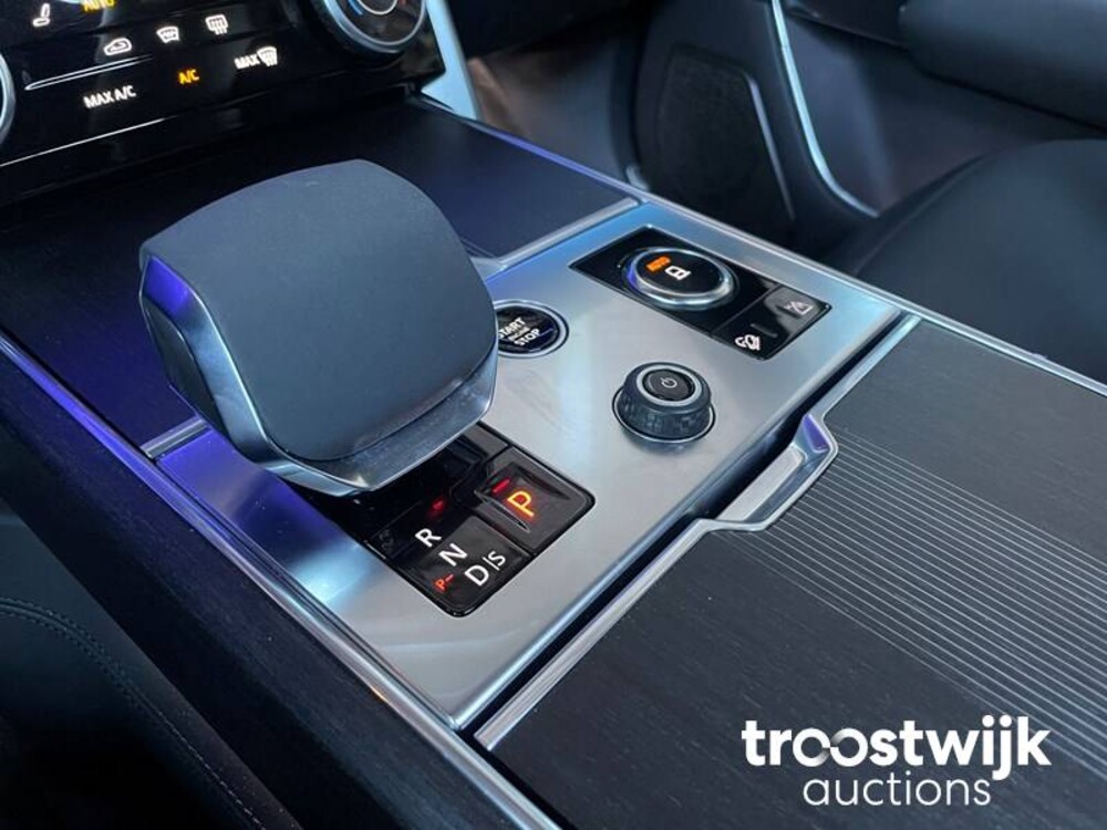 Land Rover Range Rover D350 First Edition Auto