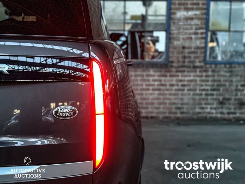 Land Rover Range Rover D350 First Edition Auto