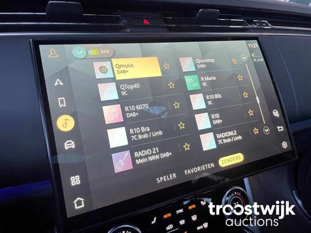 Land Rover Range Rover D350 First Edition Auto