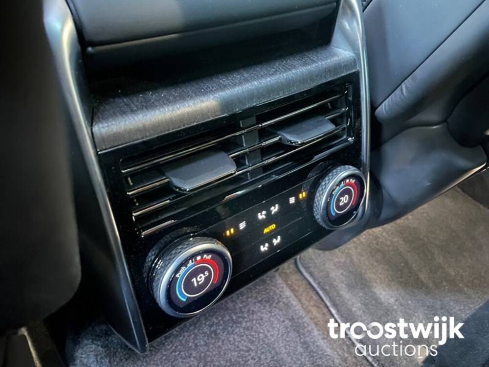 Land Rover Range Rover D350 First Edition Auto