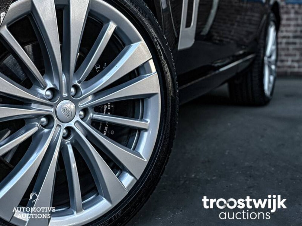 Land Rover Range Rover D350 First Edition Auto