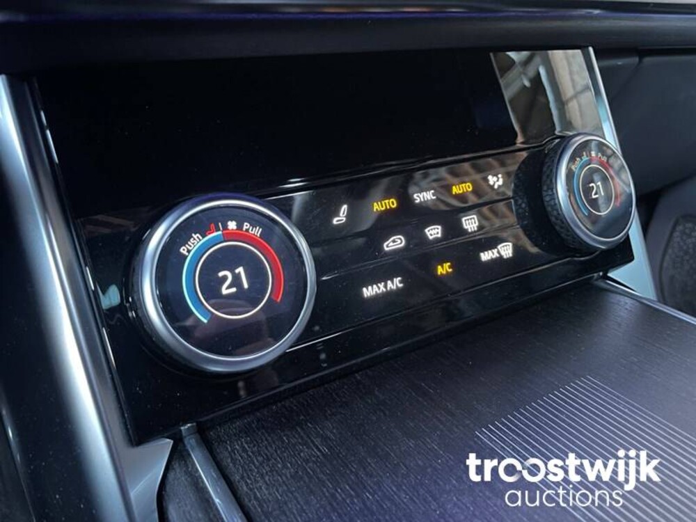 Land Rover Range Rover D350 First Edition Auto