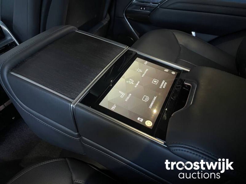 Land Rover Range Rover D350 First Edition Auto