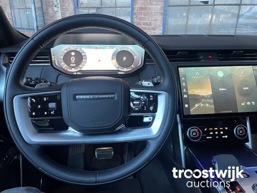 Land Rover Range Rover D350 First Edition Auto