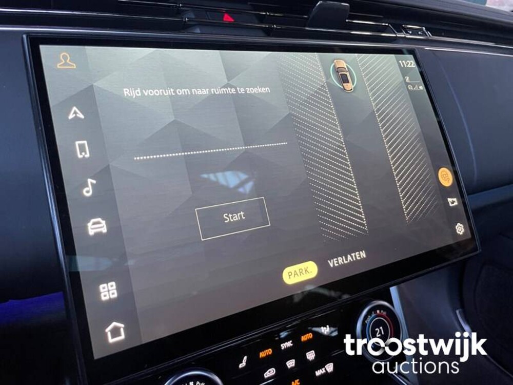 Land Rover Range Rover D350 First Edition Auto