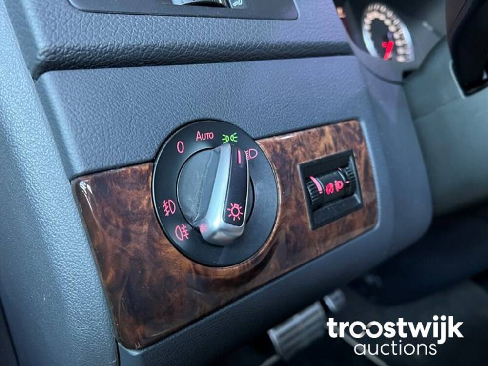 Volkswagen Transporter Luxe Multivan VIP TDI L1H1 Highline Auto