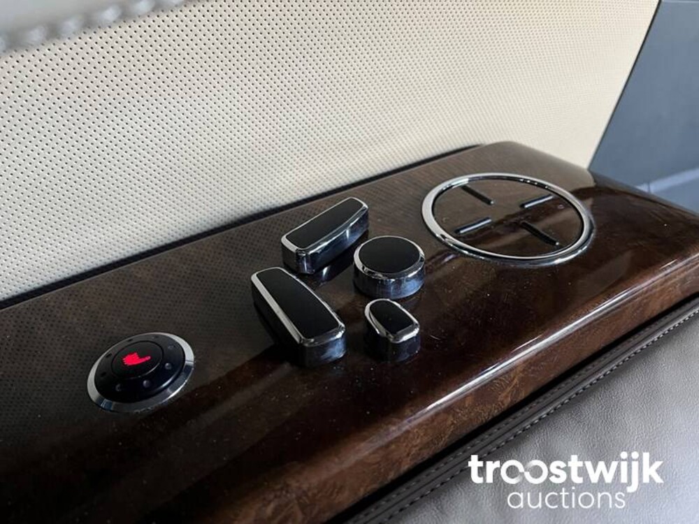 Volkswagen Transporter Luxe Multivan VIP TDI L1H1 Highline Auto