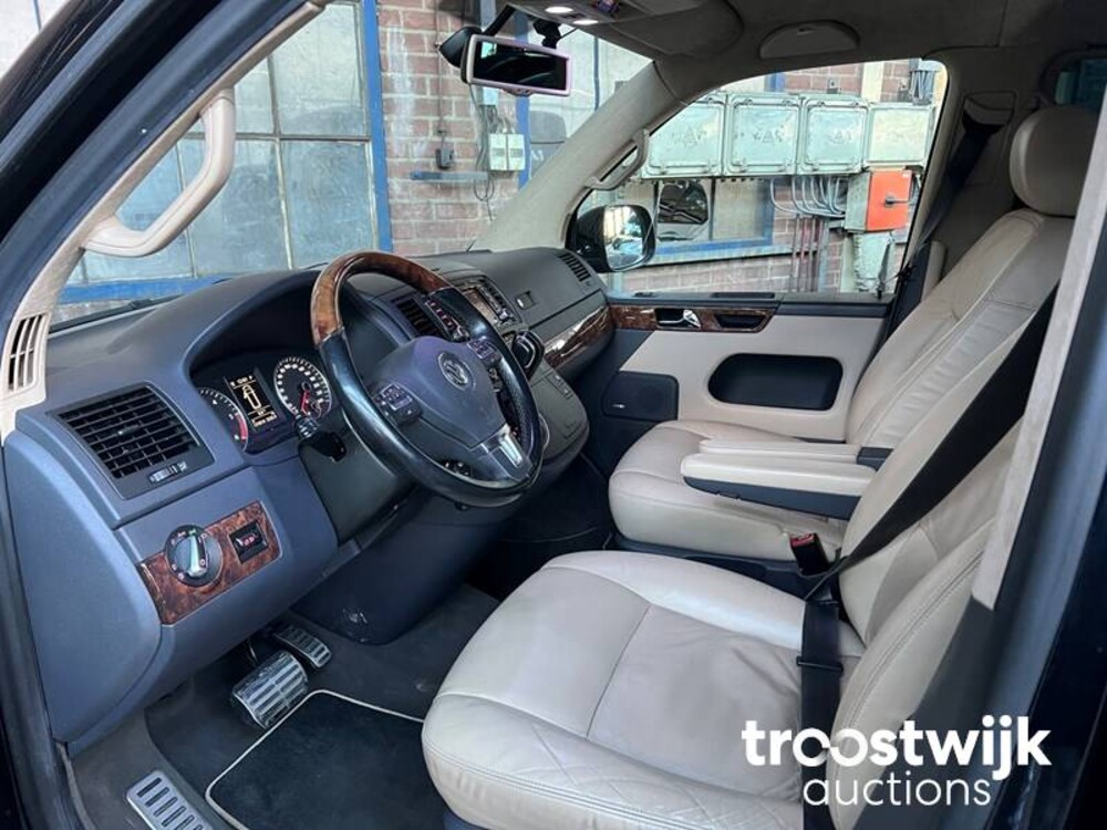 Volkswagen Transporter Luxe Multivan VIP TDI L1H1 Highline Auto