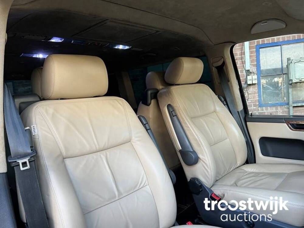 Volkswagen Transporter Luxe Multivan VIP TDI L1H1 Highline Auto