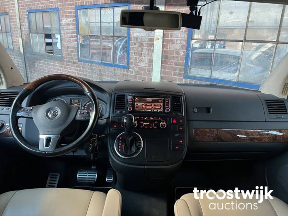 Volkswagen Transporter Luxe Multivan VIP TDI L1H1 Highline Auto