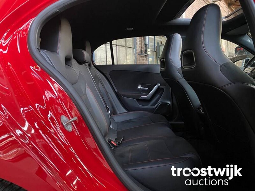 Mercedes-Benz A180 Business Solution AMG Night Upgrade A-Klasse 136pk 2019, XS-253-H