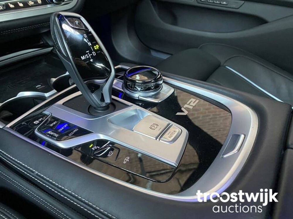 BMW M760Li xDrive High Executive Auto