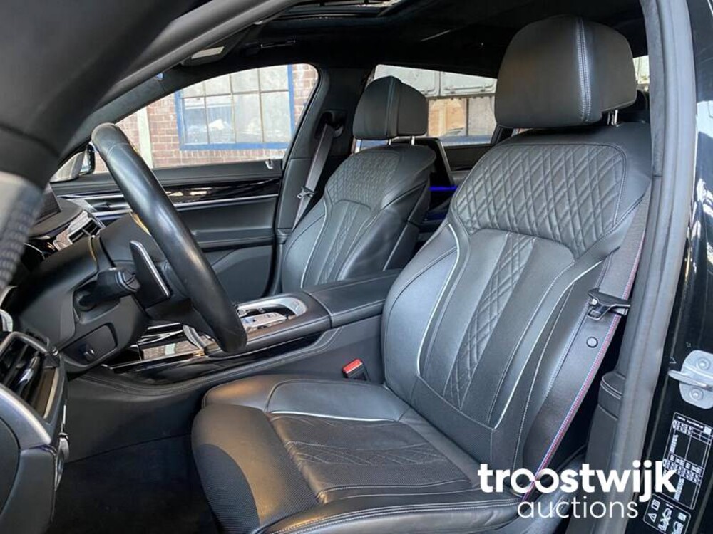 BMW M760Li xDrive High Executive Auto