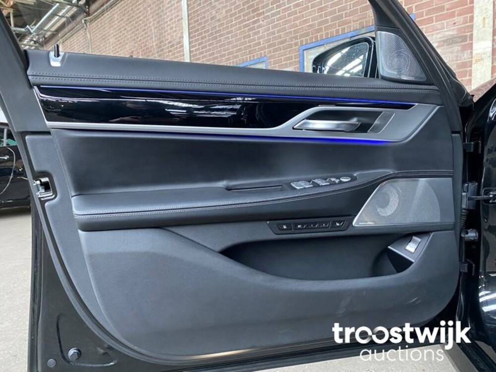 BMW M760Li xDrive High Executive Auto