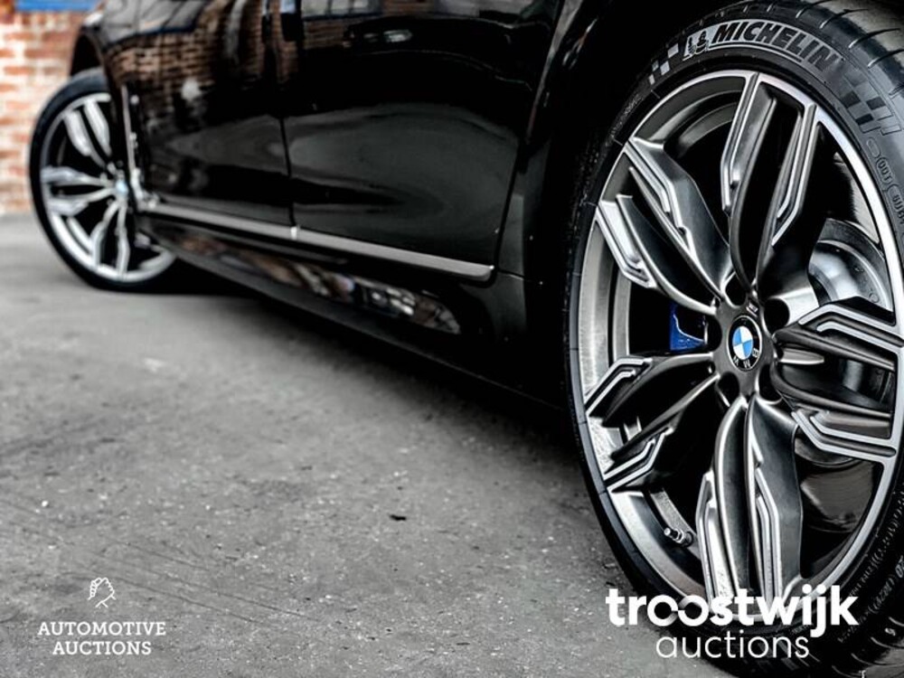 BMW M760Li xDrive High Executive Auto