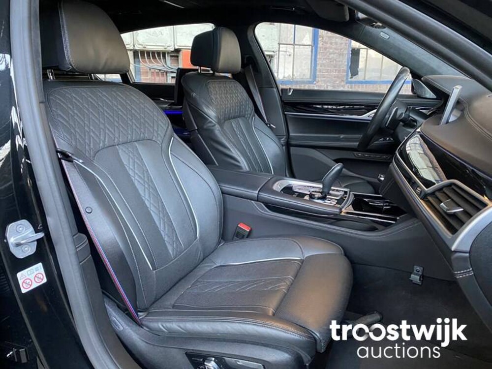 BMW M760Li xDrive High Executive Auto