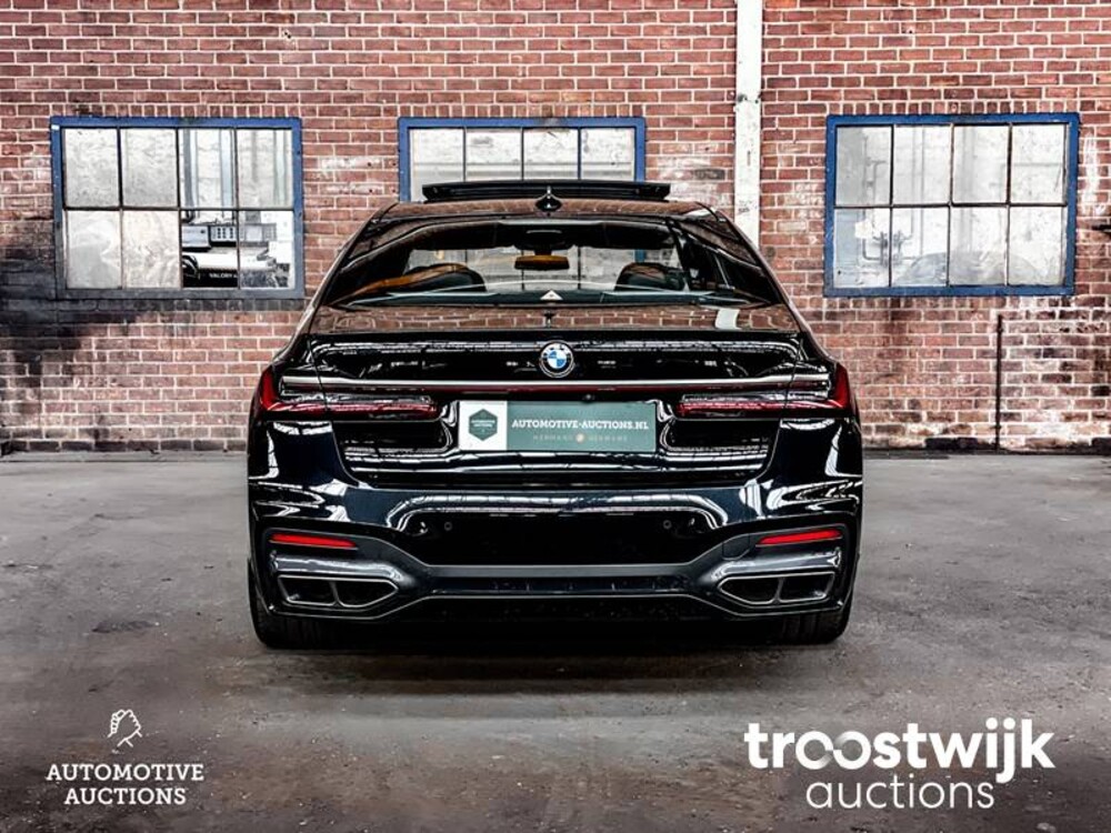 BMW M760Li xDrive High Executive Auto