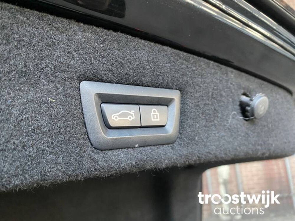 BMW M760Li xDrive High Executive Auto