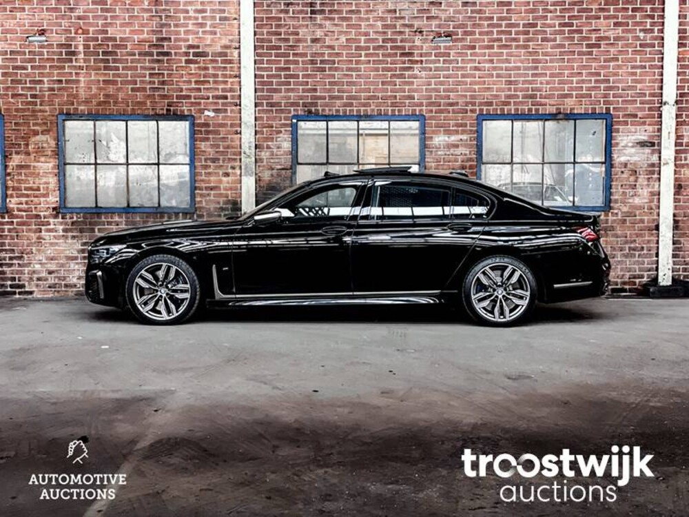 BMW M760Li xDrive High Executive Auto
