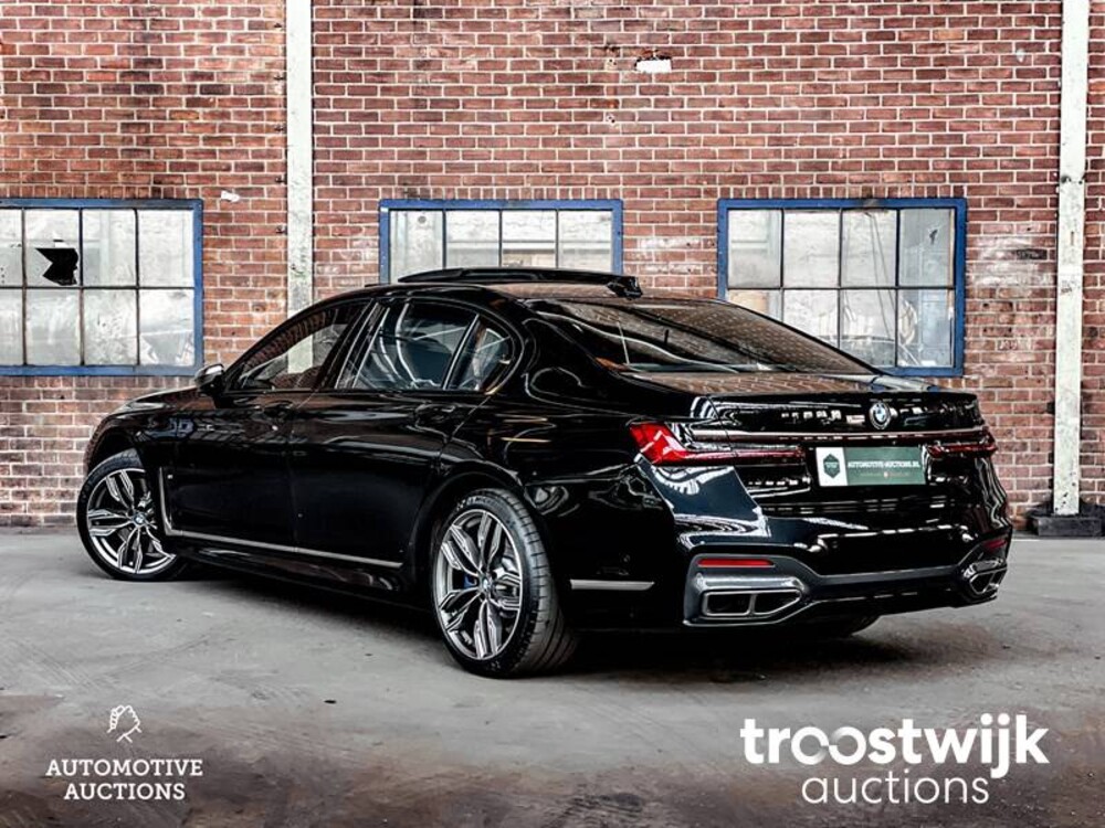 BMW M760Li xDrive High Executive Auto
