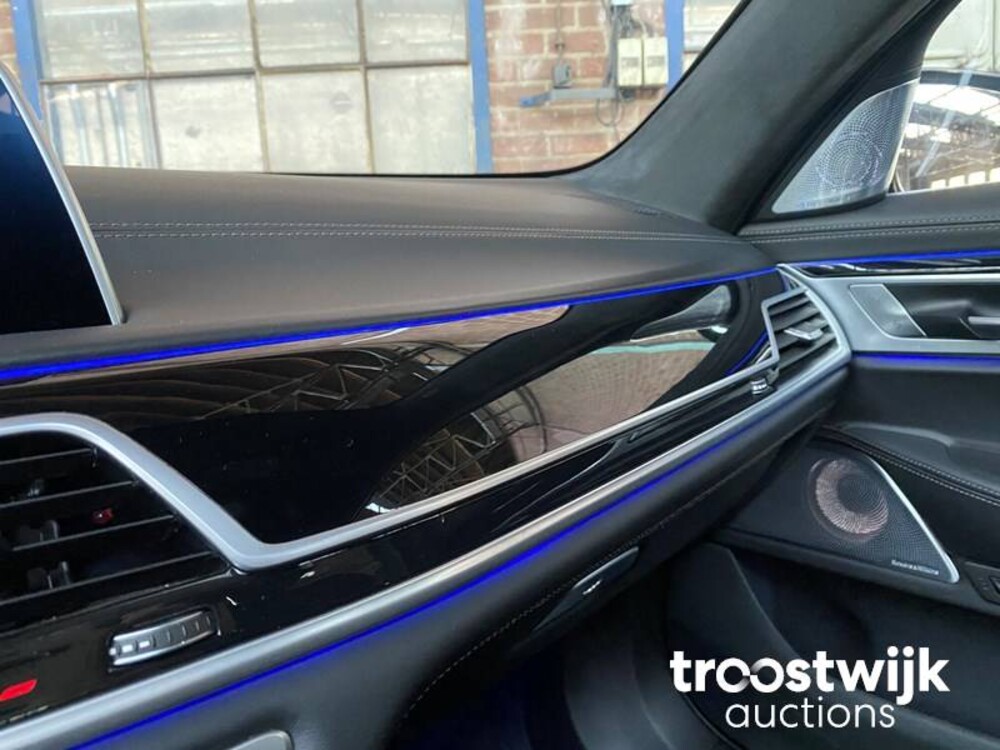 BMW M760Li xDrive High Executive Auto
