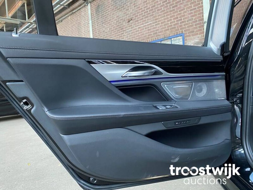 BMW M760Li xDrive High Executive Auto
