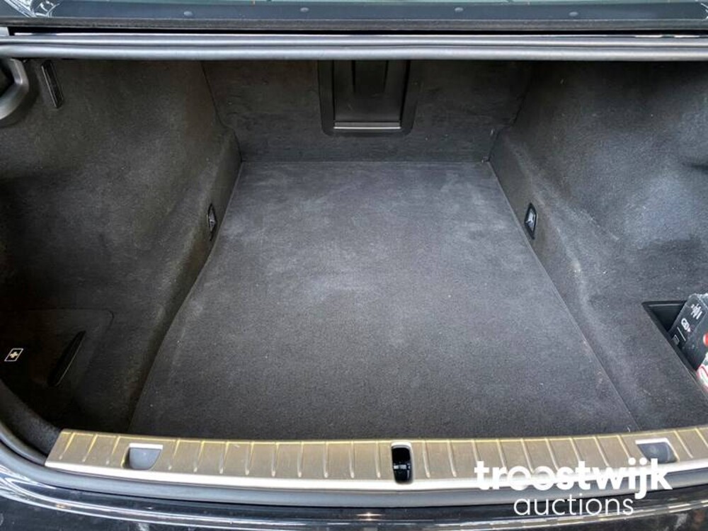 BMW M760Li xDrive High Executive Auto
