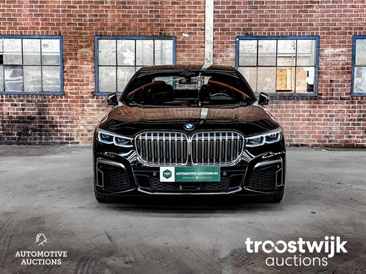 BMW M760Li xDrive High Executive 6.6 V12 585pk 2019 7-serie -Orig. NL-, XT-649-P