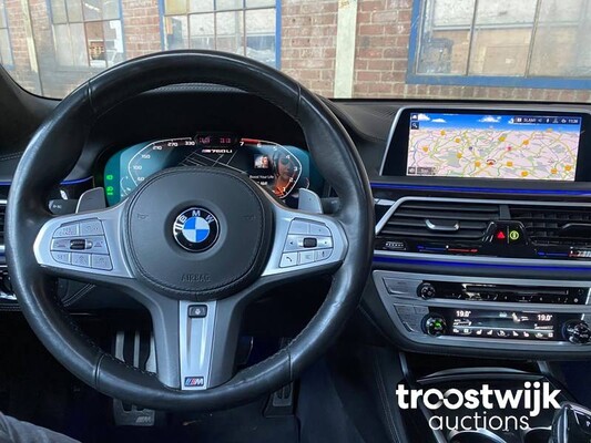 BMW M760Li xDrive High Executive 6.6 V12 585pk 2019 7-serie -Orig. NL-, XT-649-P