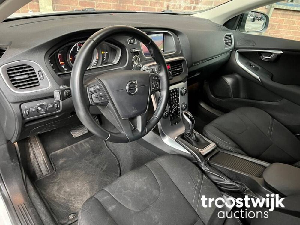 Volvo V40 Cross Country 2.0 D2 Edition FACELIFT -Orig. NL- 120pk 2018, TF-329-T