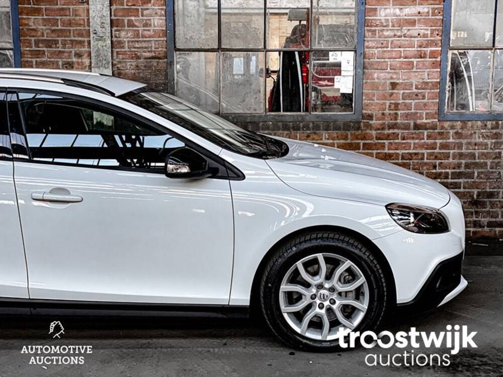 Volvo V40 Cross Country 2.0 D2 Edition FACELIFT -Orig. NL- 120pk 2018, TF-329-T