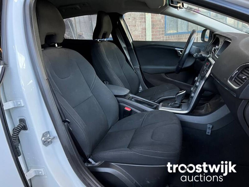 Volvo V40 Cross Country 2.0 D2 Edition FACELIFT -Orig. NL- 120pk 2018, TF-329-T
