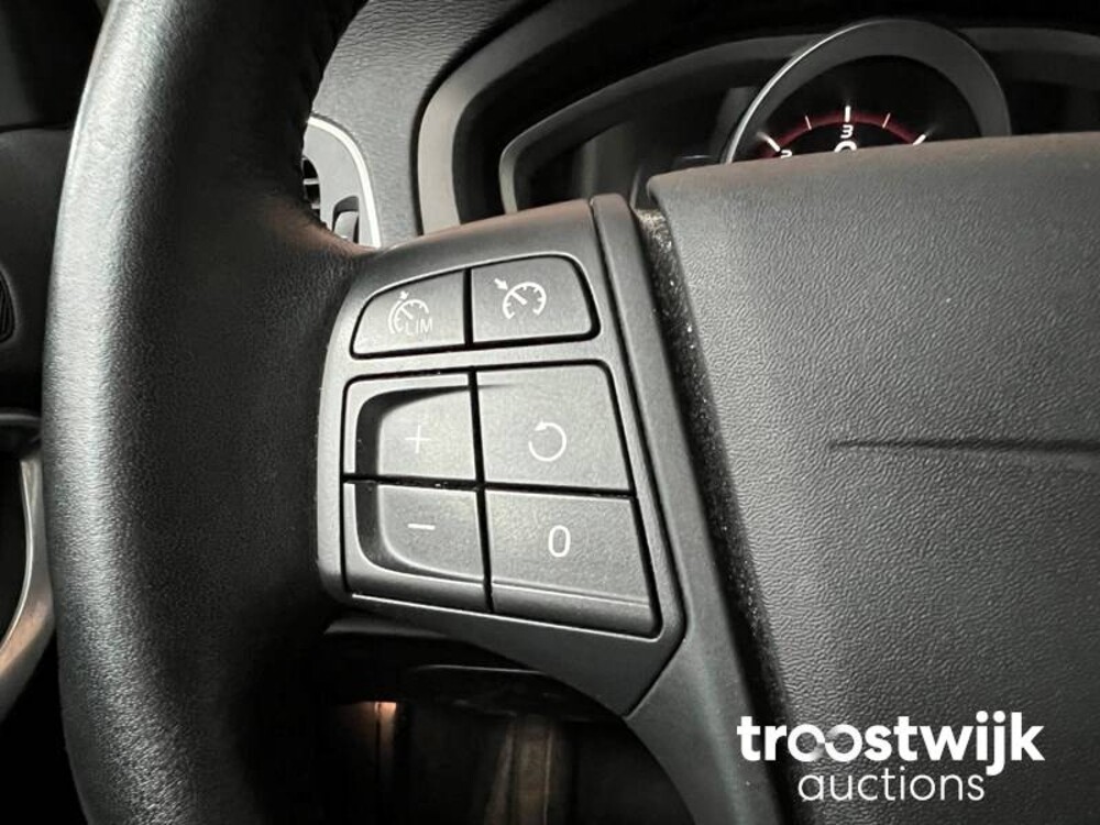 Volvo V40 Cross Country 2.0 D2 Edition FACELIFT -Orig. NL- 120pk 2018, TF-329-T