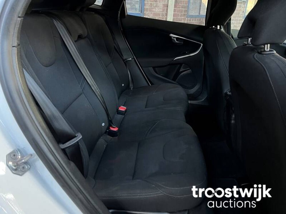 Volvo V40 Cross Country 2.0 D2 Edition FACELIFT -Orig. NL- 120pk 2018, TF-329-T