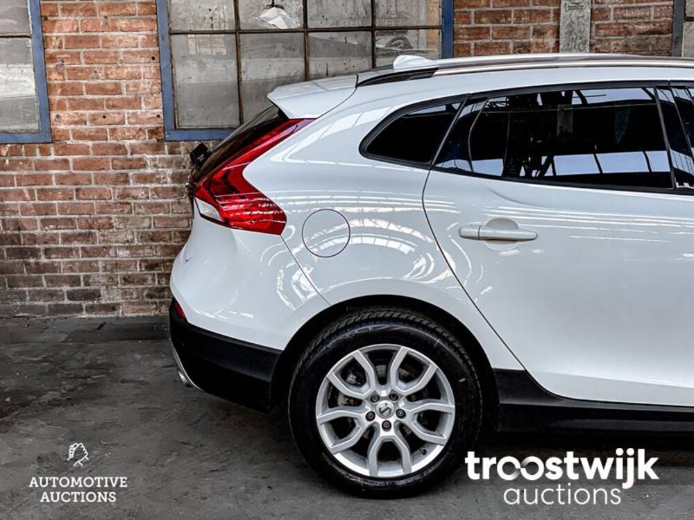 Volvo V40 Cross Country 2.0 D2 Edition FACELIFT -Orig. NL- 120pk 2018, TF-329-T