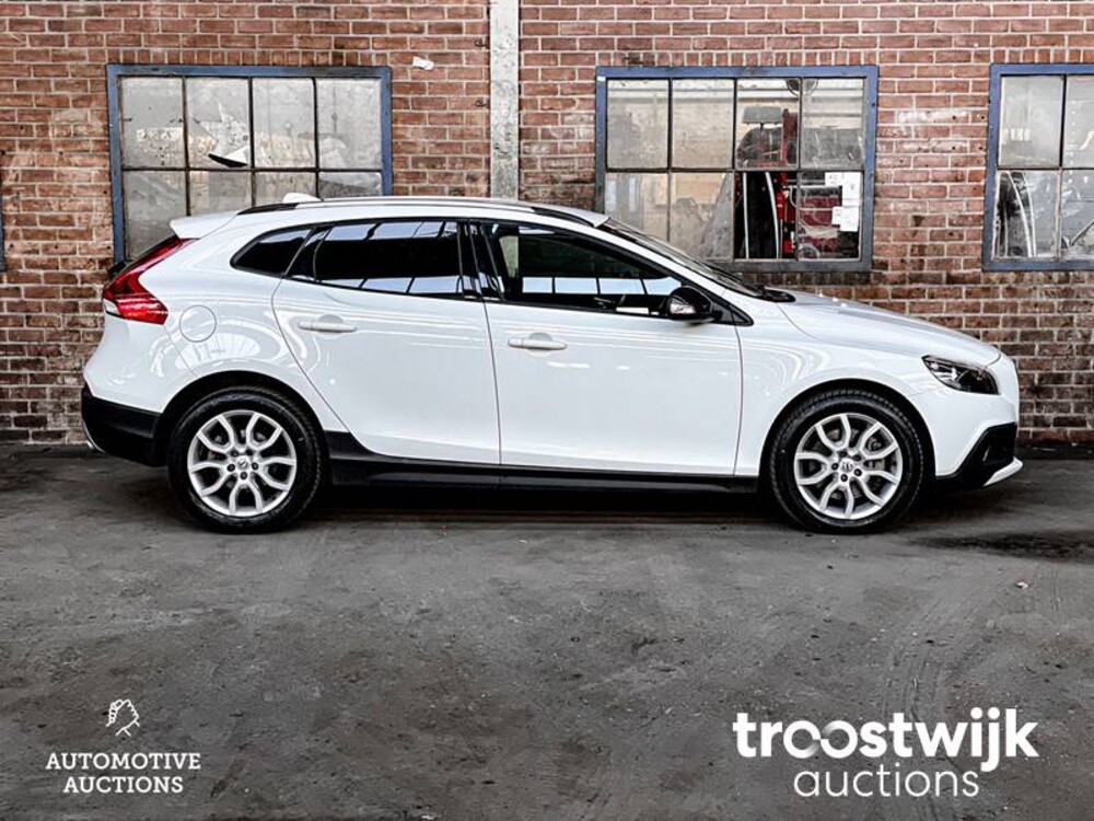Volvo V40 Cross Country 2.0 D2 Edition FACELIFT -Orig. NL- 120pk 2018, TF-329-T