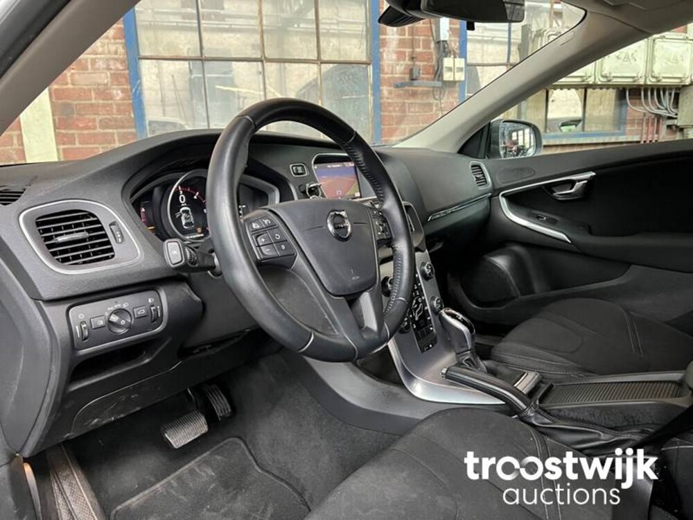 Volvo V40 Cross Country 2.0 D2 Edition FACELIFT -Orig. NL- 120pk 2018, TF-329-T