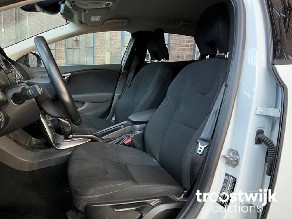 Volvo V40 Cross Country 2.0 D2 Edition FACELIFT -Orig. NL- 120pk 2018, TF-329-T