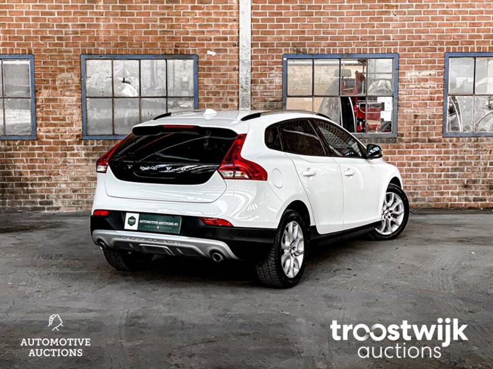 Volvo V40 Cross Country 2.0 D2 Edition FACELIFT -Orig. NL- 120pk 2018, TF-329-T