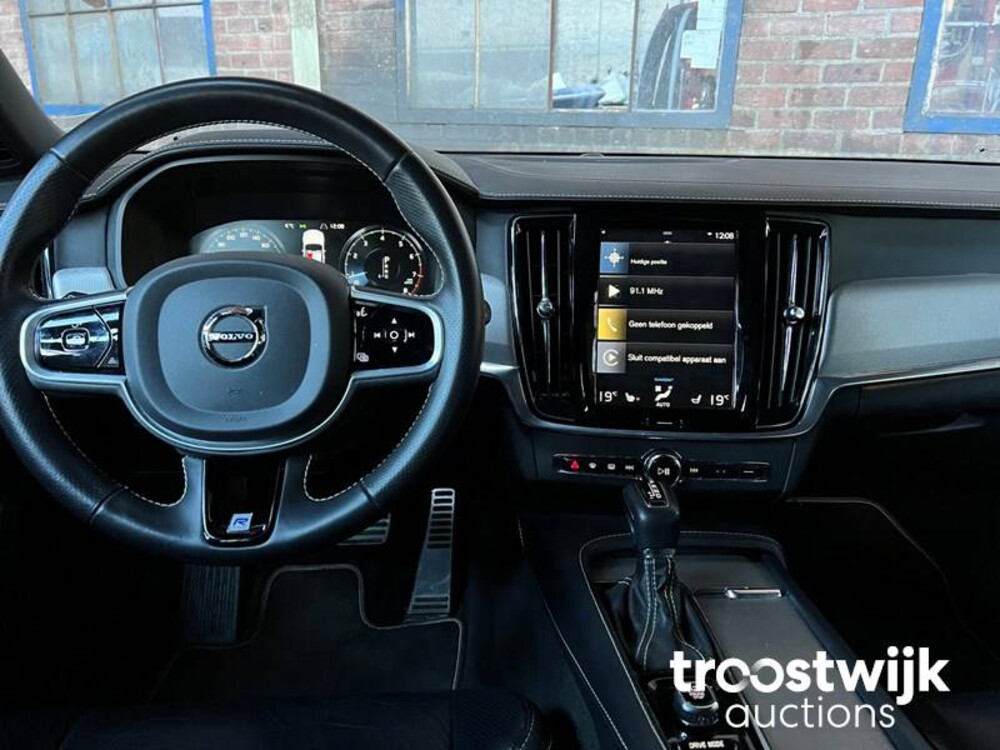 Volvo V90 R-Design 2.0 T4 Business Sport Auto
