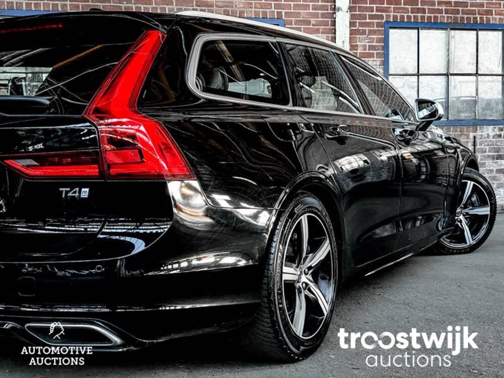 Volvo V90 R-Design 2.0 T4 Business Sport Auto