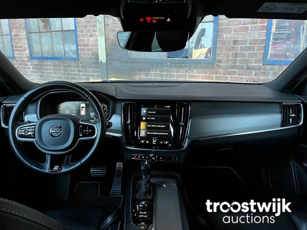 Volvo V90 R-Design 2.0 T4 Business Sport Auto