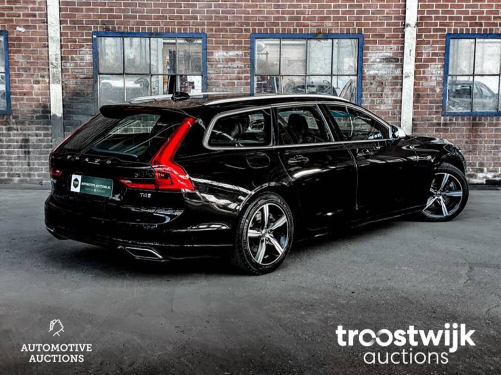Volvo V90 R-Design 2.0 T4 Business Sport Auto