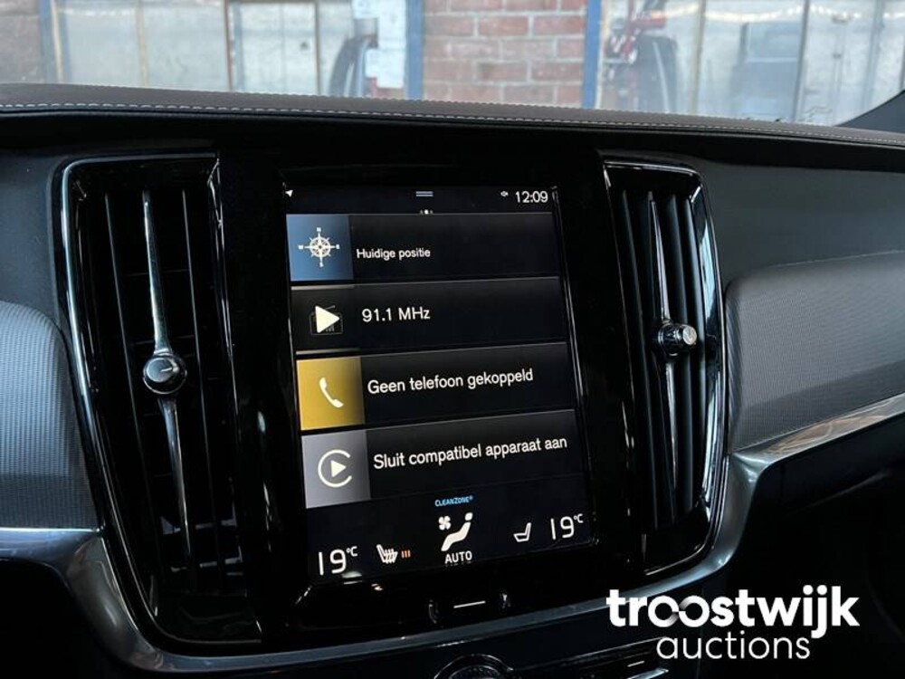 Volvo V90 R-Design 2.0 T4 Business Sport Auto