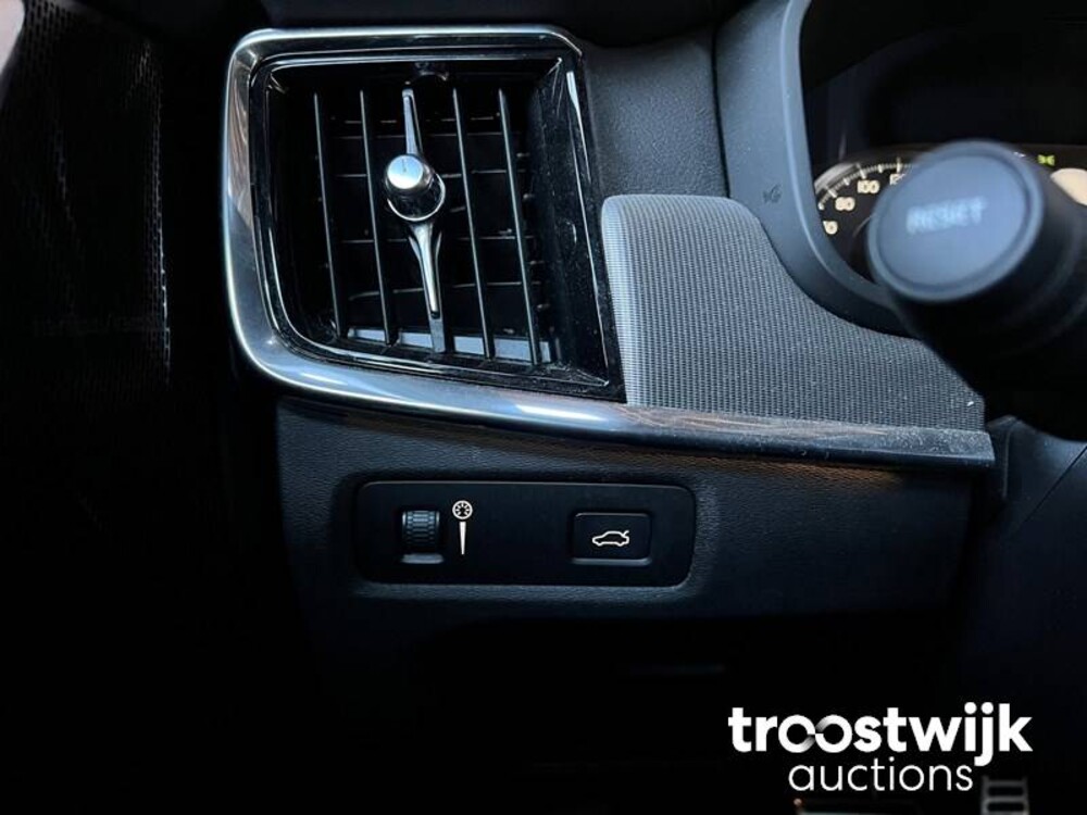 Volvo V90 R-Design 2.0 T4 Business Sport Auto