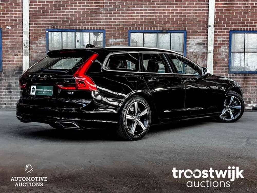 Volvo V90 R-Design 2.0 T4 Business Sport Auto