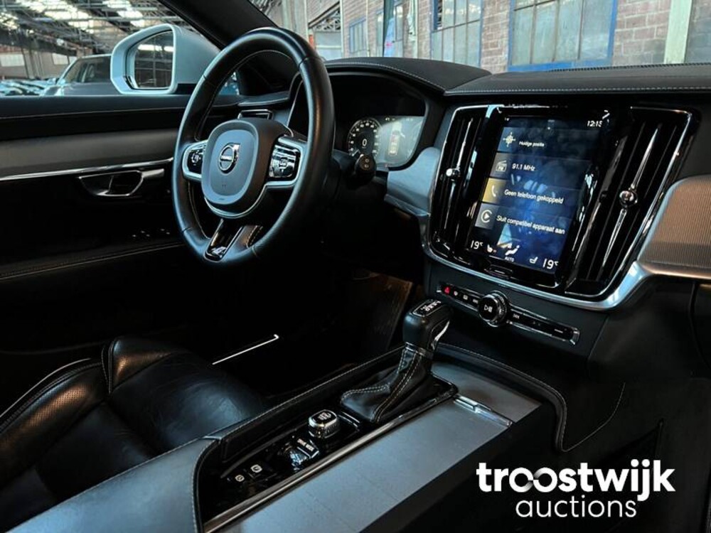 Volvo V90 R-Design 2.0 T4 Business Sport Auto