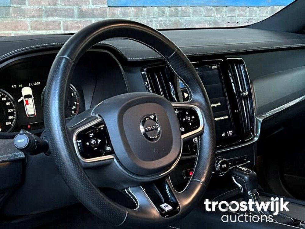 Volvo V90 R-Design 2.0 T4 Business Sport Auto