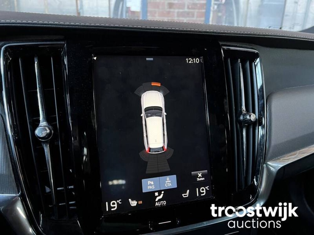 Volvo V90 R-Design 2.0 T4 Business Sport Auto