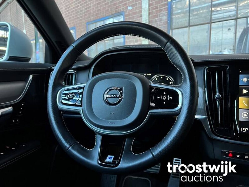 Volvo V90 R-Design 2.0 T4 Business Sport Auto
